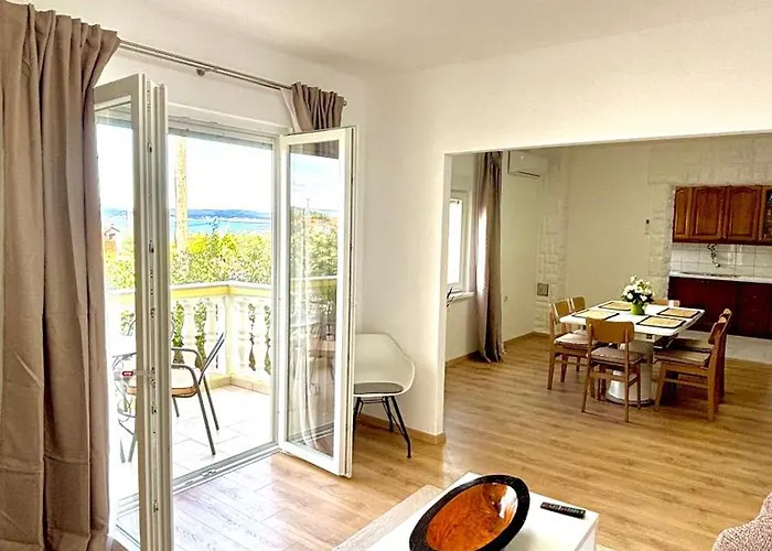 Comfort - With Panoramic View Kali